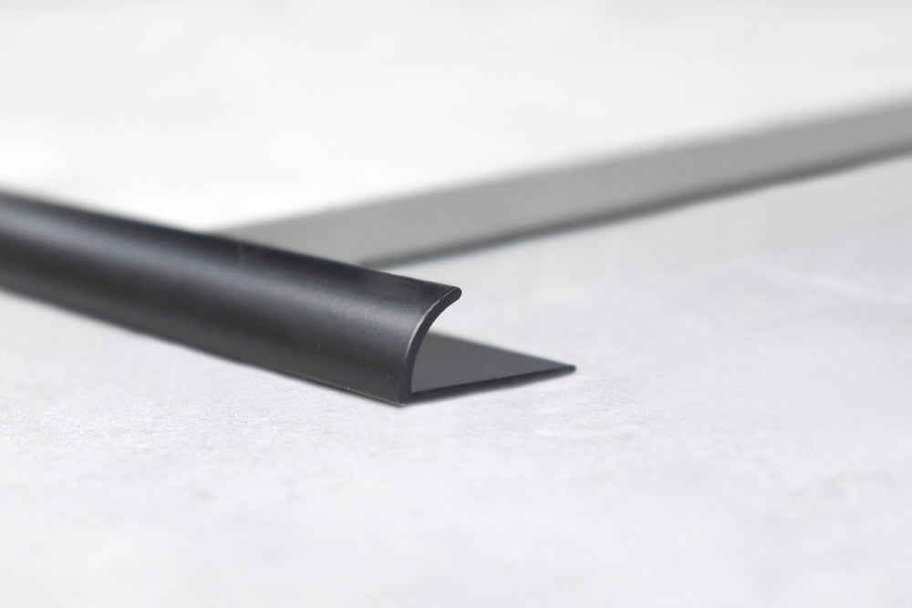 BAT-Angle Round-8mm-Aluminium-Black-3 m Length
